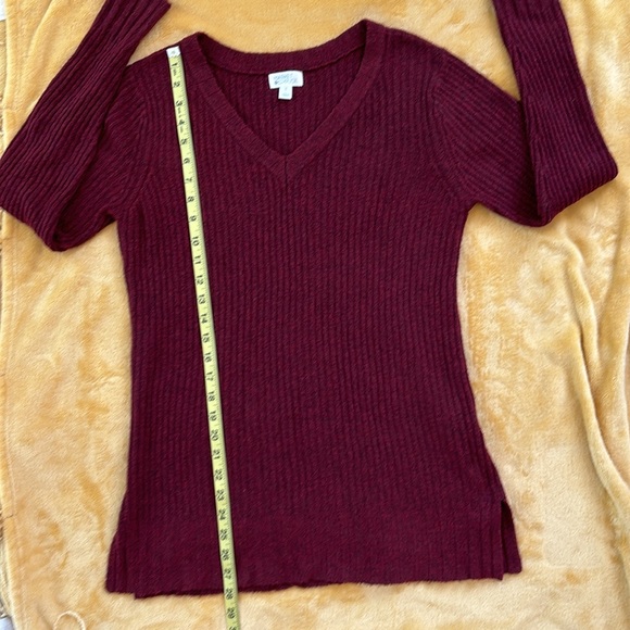 Market & Spruce burgundy V-neck sweater size Small - Picture 2 of 5